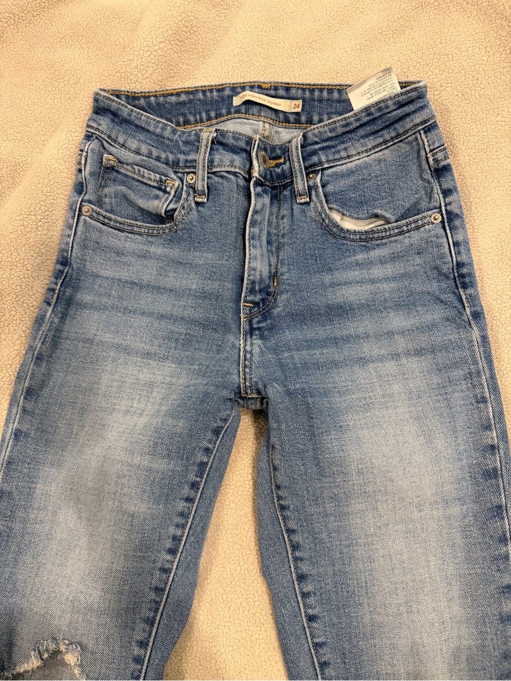 Levi's Women's Skinny Jeans in Light Blue Wash